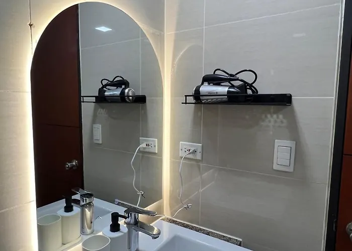 New! Serene & Cozy Wi-fi 350mbps Uptown Bgc Backhome6 *